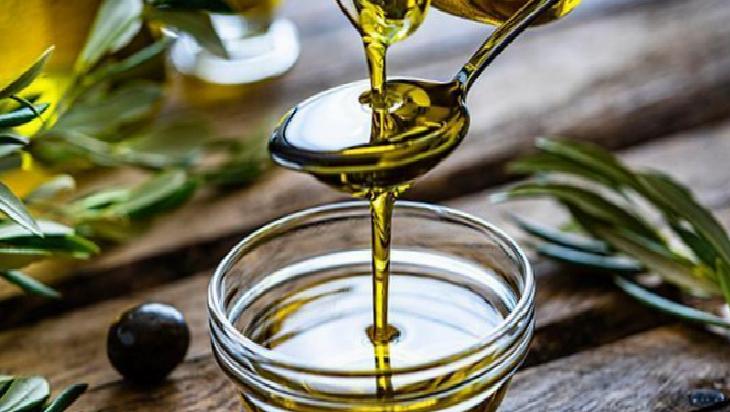 Zeytinyağı ile Saç Derisi Peelingi: Doğal ve Etkili Bir Bakım Rehberi