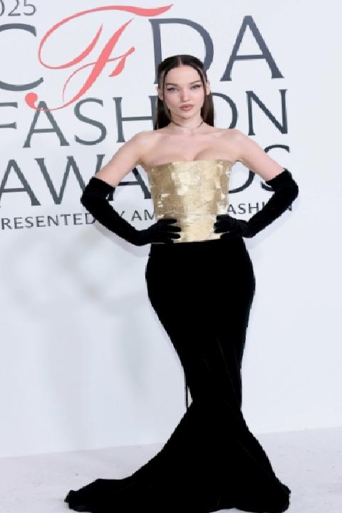 2025 CFDA Ödülleri: Sade Şıklığın Parıltılı Yıldızlara Eşlik Ettiği Geceden Notlar