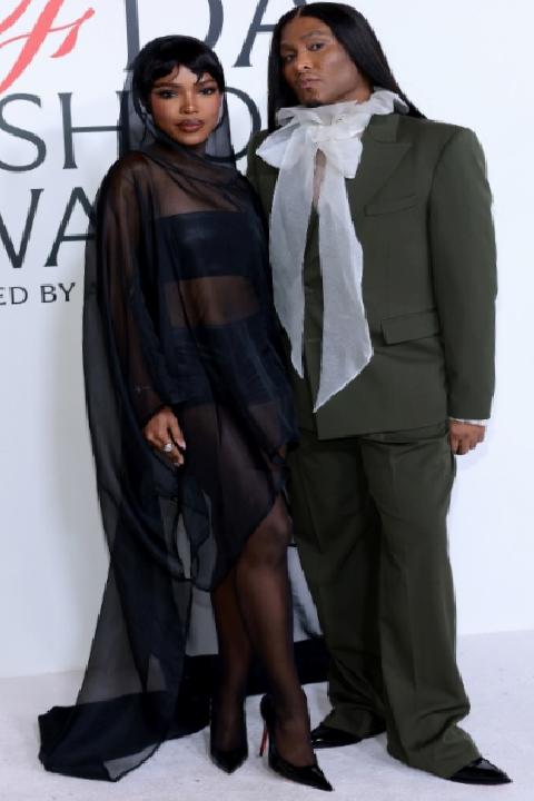 2025 CFDA Ödülleri: Sade Şıklığın Parıltılı Yıldızlara Eşlik Ettiği Geceden Notlar