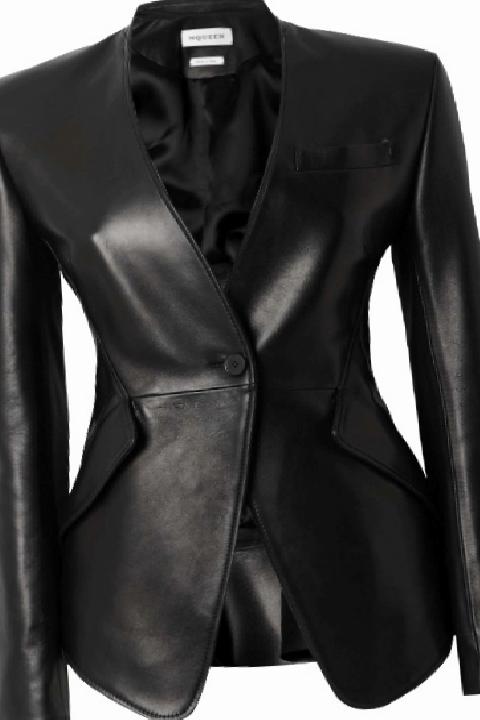 Deri Blazer Trendine Yolculuk: 2025 Sonbahar/Kış Sezonunun Şık Katmanı