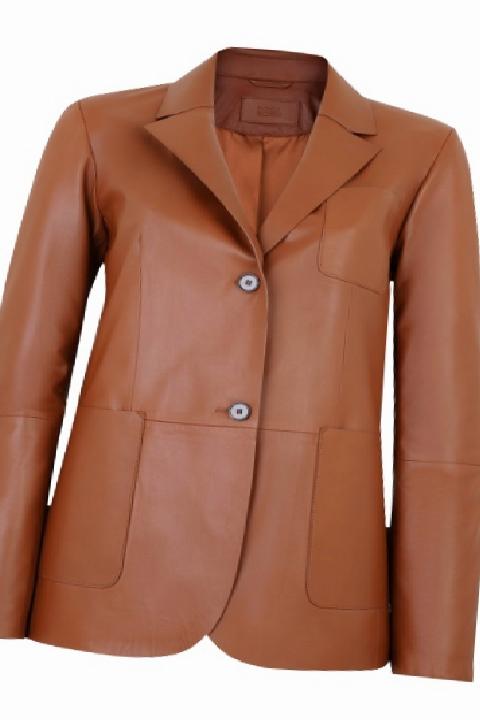 Deri Blazer Trendine Yolculuk: 2025 Sonbahar/Kış Sezonunun Şık Katmanı