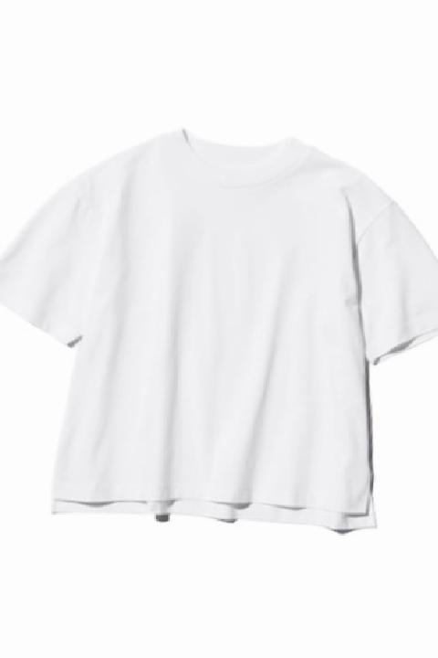 Kapsül Gardıroplar İçin Beyaz Tişört Seçiminin İncelikleri: Konfor ve Zamansız Şıklık