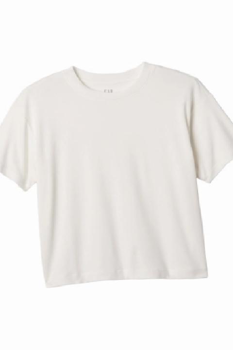 Kapsül Gardıroplar İçin Beyaz Tişört Seçiminin İncelikleri: Konfor ve Zamansız Şıklık