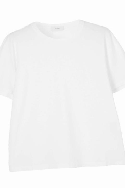 Kapsül Gardıroplar İçin Beyaz Tişört Seçiminin İncelikleri: Konfor ve Zamansız Şıklık