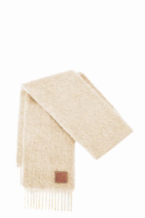 Kışın Atkı Trendleri: Sıcak Konfor ve Şık Dokunuşlar Bir Arada