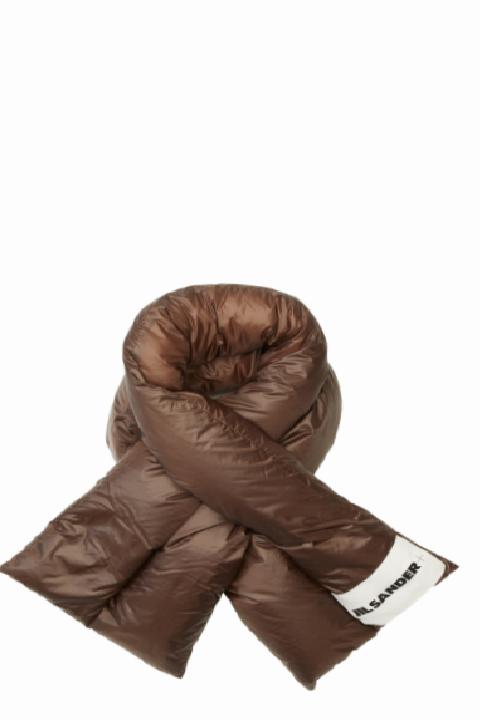 Kışın Atkı Trendleri: Sıcak Konfor ve Şık Dokunuşlar Bir Arada