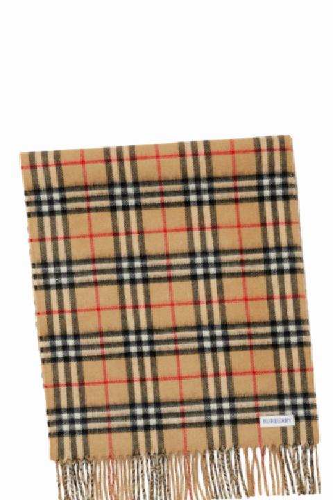 Kışın Atkı Trendleri: Sıcak Konfor ve Şık Dokunuşlar Bir Arada