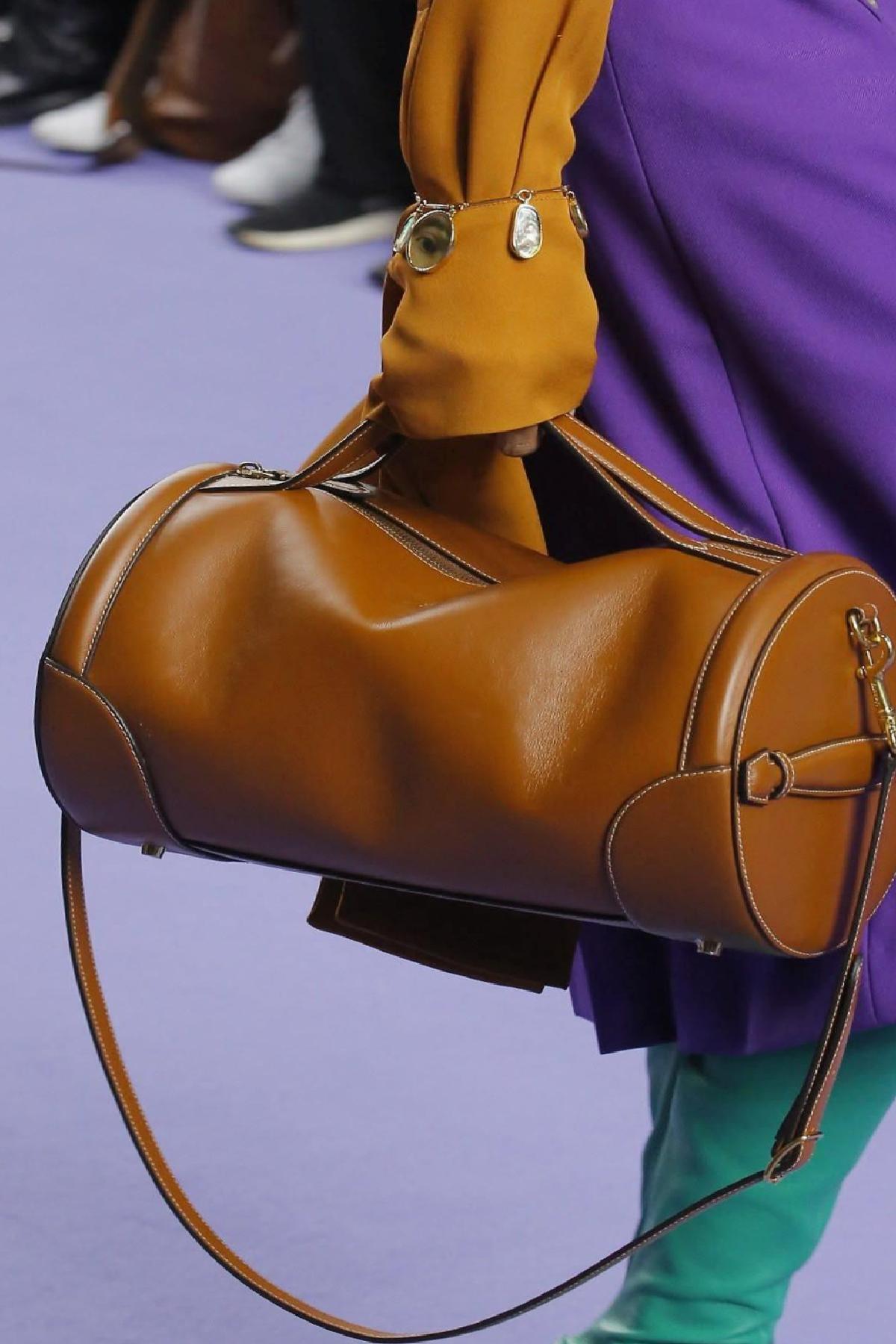 2026 Çanta Trendleri: Aksesuarlar ve Konforun Zirvesinde Yeniden Doğuş