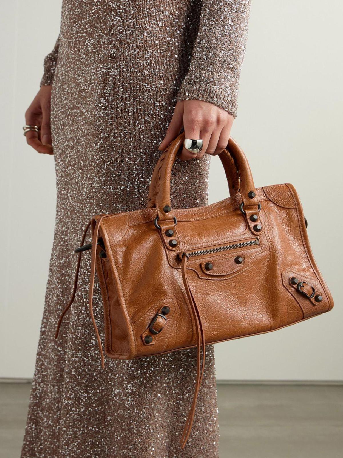 2026 Çanta Trendleri: Aksesuarlar ve Konforun Zirvesinde Yeniden Doğuş