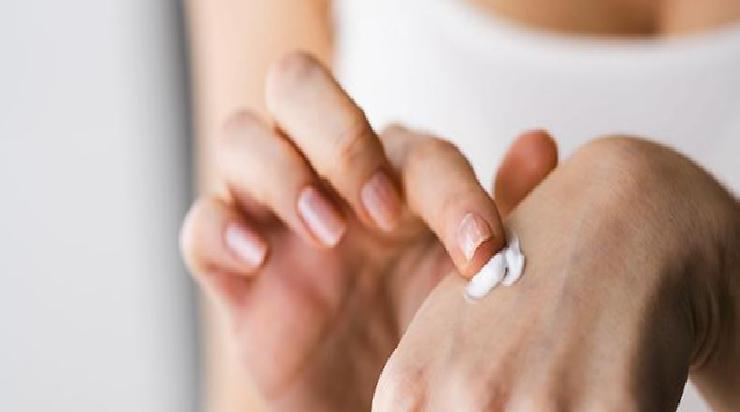 Evde Cilt Aydınlatma Karışımı: Patates, Karbonat, Kahve ve Limonun Dikkatli Kullanımı