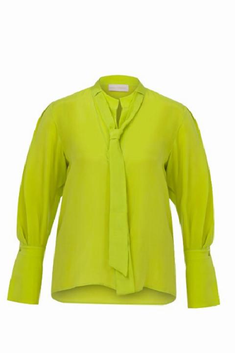 Fularlı Bluzlar: 2026 Gardıroplarında İşlevsel Şıklık ve Modern Drama