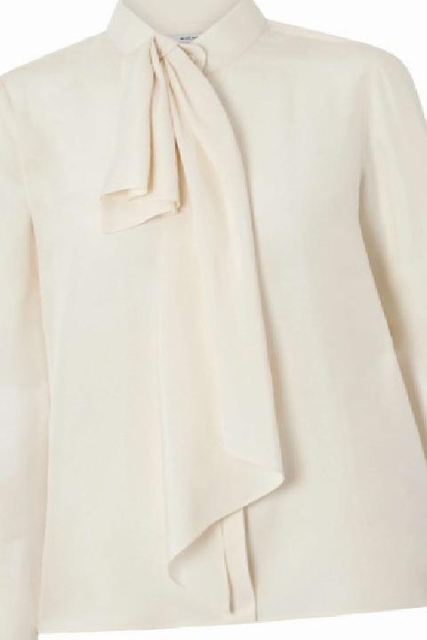 Fularlı Bluzlar: 2026 Gardıroplarında İşlevsel Şıklık ve Modern Drama