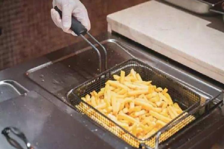 Gıda Kaynaklı Riskler: İşlenmiş Gıdalar ve Yanık Etler Kanser Tehlikesini Nasıl Artırıyor?