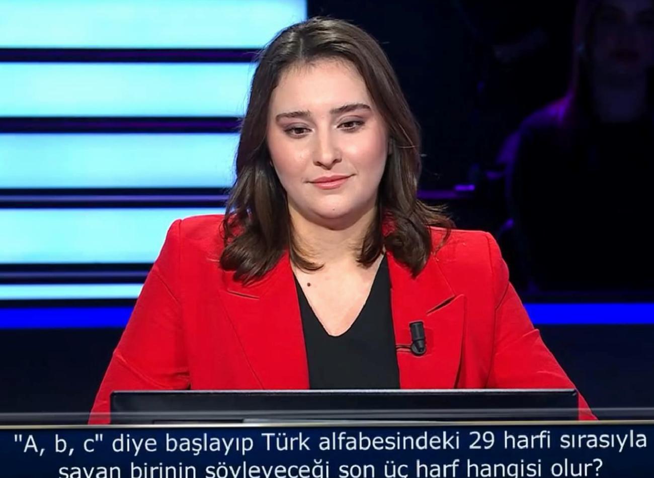 Kim Milyoner Olmak İster’de İlk Soru Şaşkınlık Yarattı: Fulya Efe’nin Mezuniyeti Gündeme Oturdu