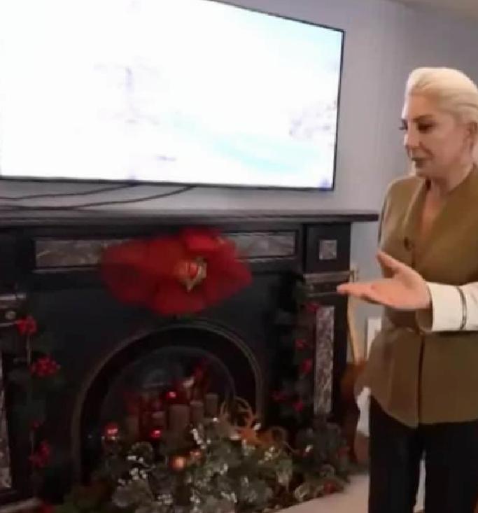 Pazar Gezmesi: Muazzez Ersoy’un Ofisinde Yeşil Bahçe ve Şık Detaylar