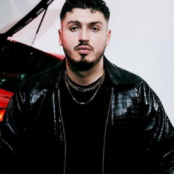 Blok3’ten Babasına Göz Kamaştıran Sürpriz: 10 Milyon TL’lik Lüks Araba Hediye