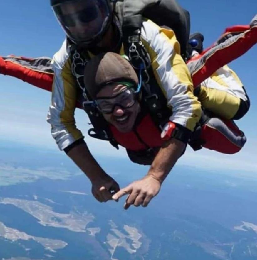 Buray Yenİ Zelanda’da Heyecan Dolu Paraşüt Deneyimi