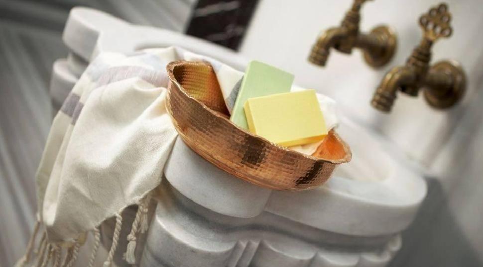 Ebru Şallı ile Geleneksel Hamam Ritüelinin Cilt ve Zihin Üzerindeki Etkileri