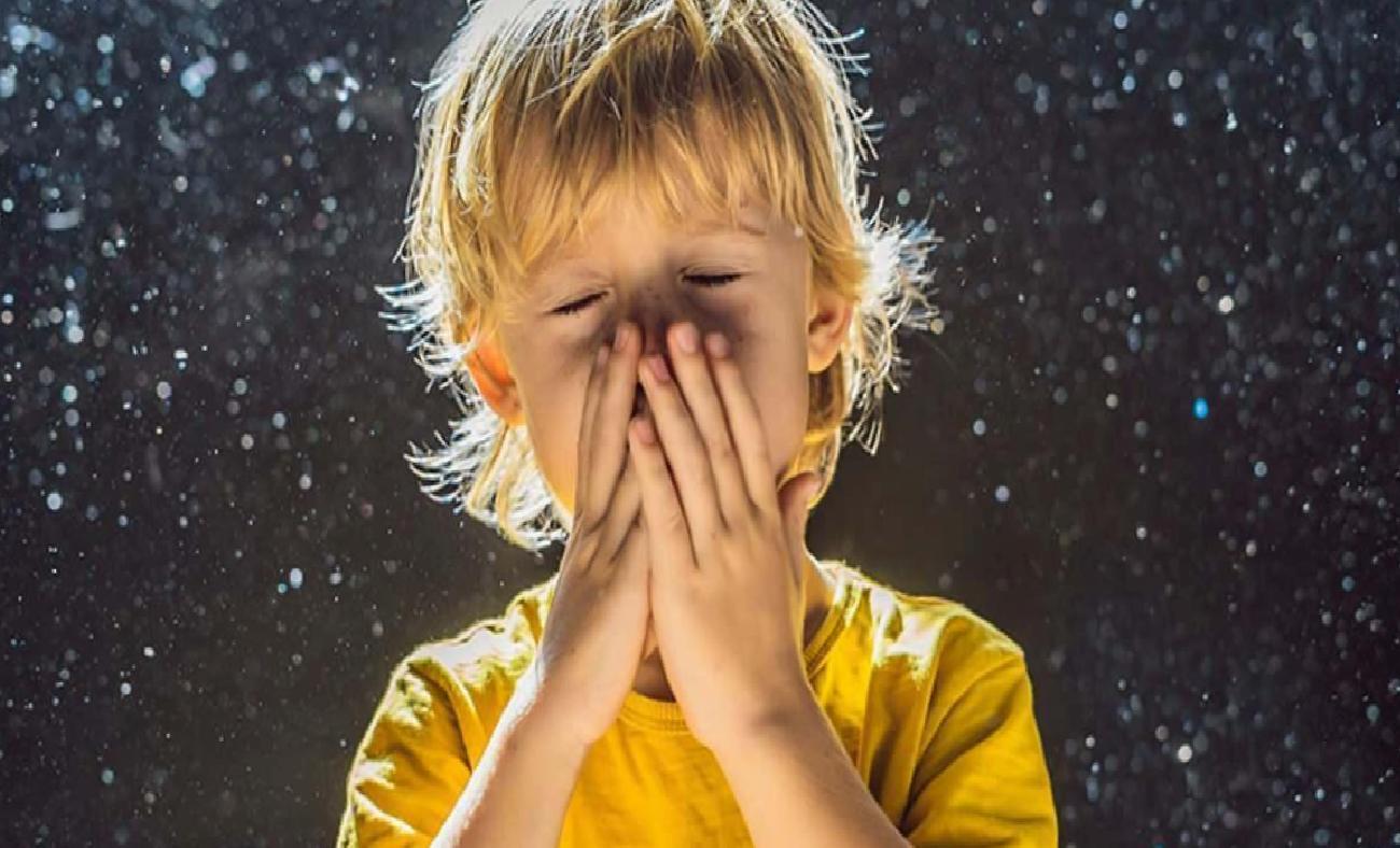 Ev Tozu Akarları ve Çocuk Sağlığı: Soğuk Havalarda Alerji Riski ve Üç Basamaklı Tedavi Yaklaşımı