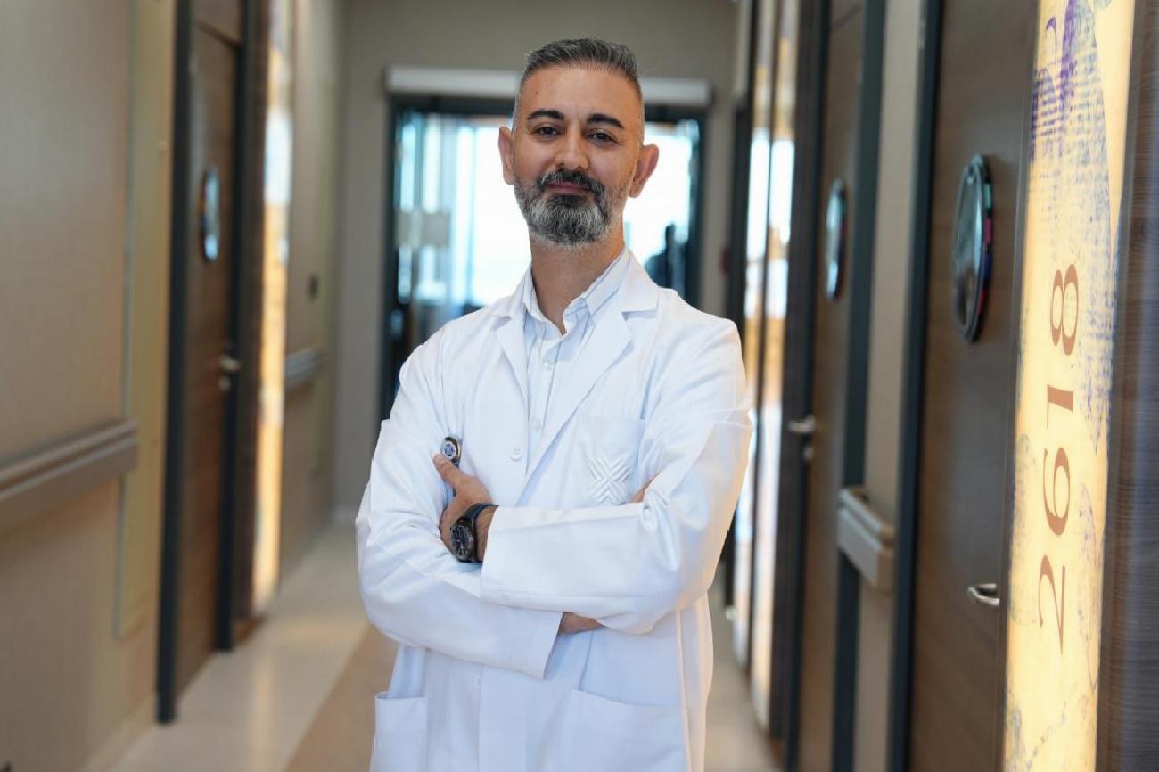 Ev Tozu Akarları ve Çocuk Sağlığı: Soğuk Havalarda Alerji Riski ve Üç Basamaklı Tedavi Yaklaşımı