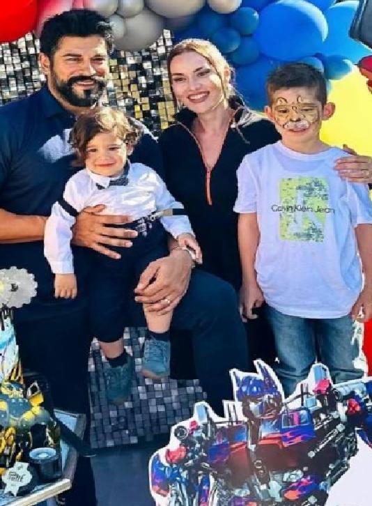 Paris sokaklarında aile pozları: Fahriye Evcen ve Burak Özçivit tatilde canlı paylaşımlarla dikkat çekti