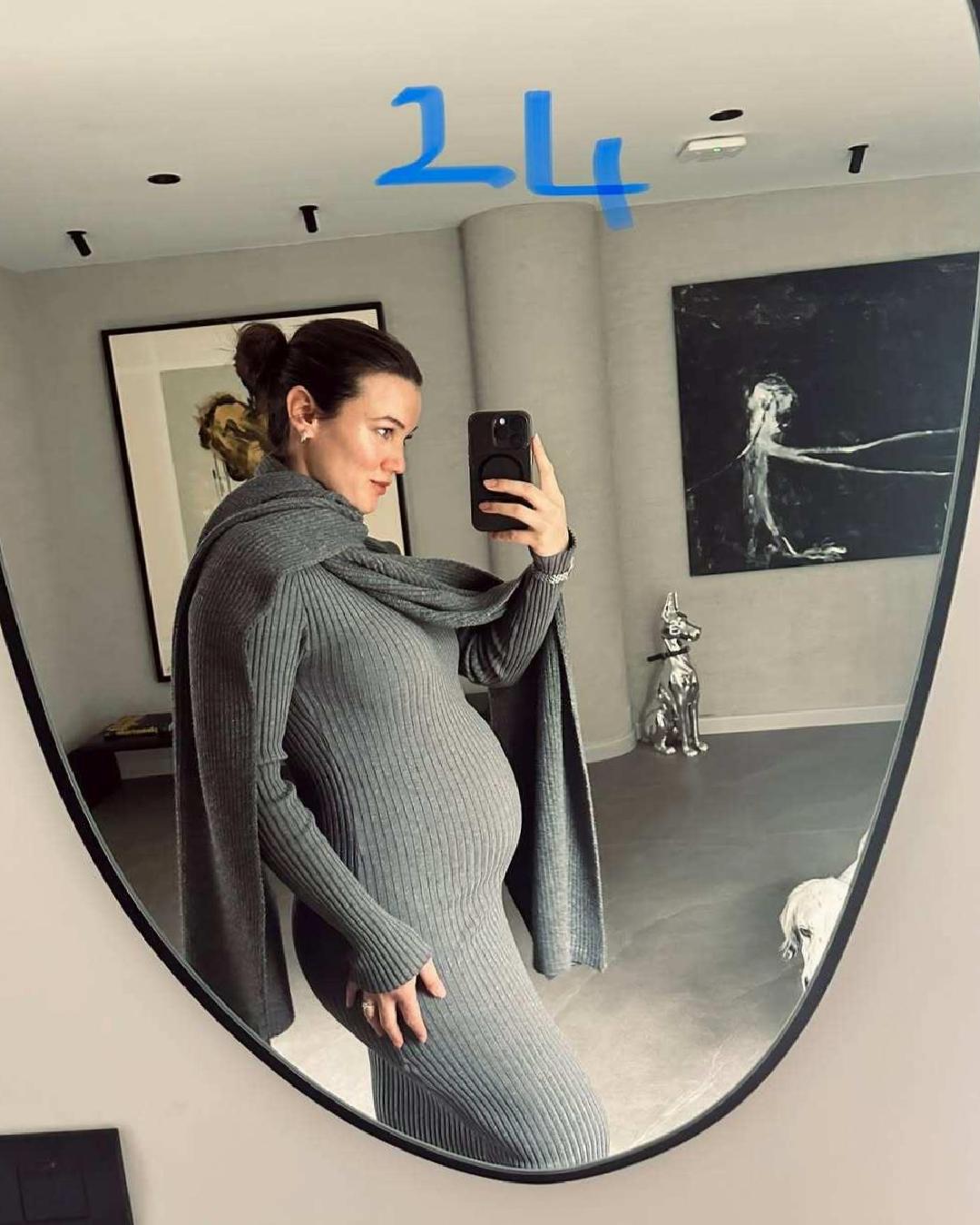 Pınar Deniz ve Kaan Yıldırım: Fikret Hakan’la Yeni bir yıl, annelik yolculuğunda umut dolu anlar