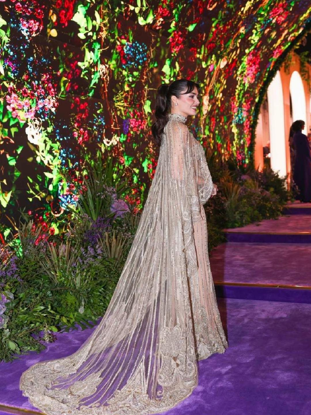 Riyad Joy Awards 2026: Hande Erçel'in Parlak Anları ve Paris Hilton'un Desteği