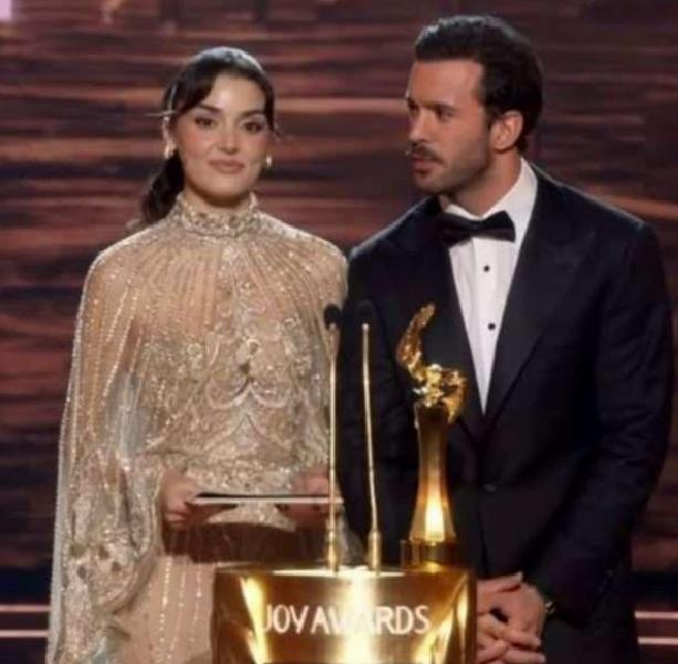 Riyad Joy Awards 2026: Hande Erçel'in Parlak Anları ve Paris Hilton'un Desteği