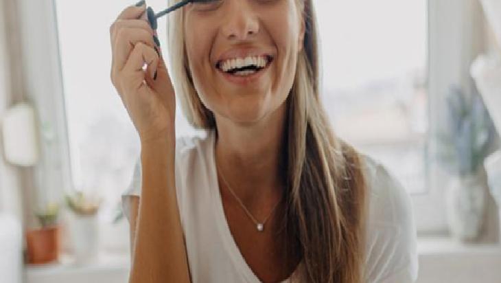 Suyla Karıştırılan Bebek Yağı ve Şampuanıyla Pratik Makyaj Temizliği: Doğal ve Ekonomik Bir Çözüm