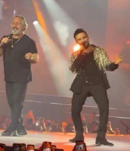 Tarkan’ın İstanbul Konserinde Cem Yılmaz ile Sürpriz Düet ve Unutulmaz Anlar
