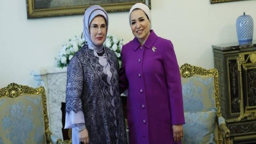 Emine Erdoğan ve Entissar Amer'in Mısır Ziyareti: Müze ve Piramitler Önünde Hatıra Fotoğrafları