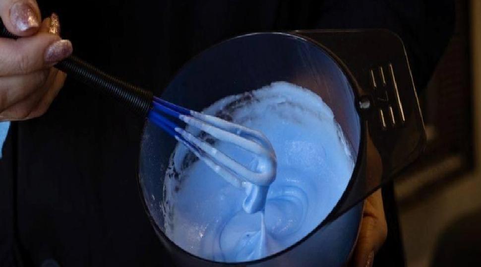 Evde Saç Cilasıyla Parlaklık ve Ton Düzgünlüğü Sağlama Rehberi