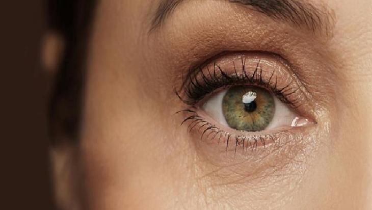 Göz Çevresi İçin Hafif Nemlendirici Karışımlar: Dikkat Edilmesi Gerekenler