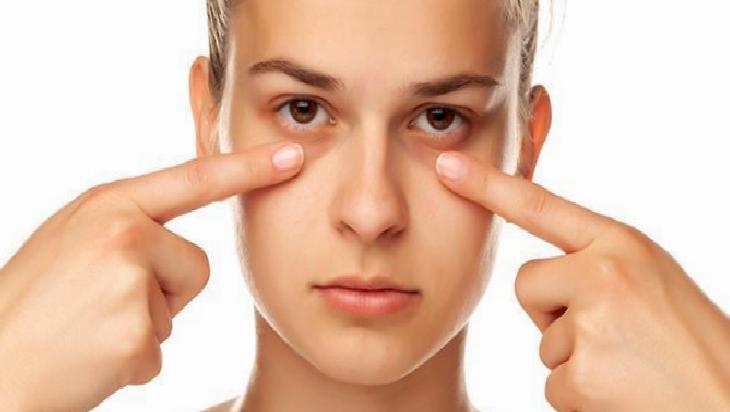 Göz Çevresi İçin Hafif Nemlendirici Karışımlar: Dikkat Edilmesi Gerekenler