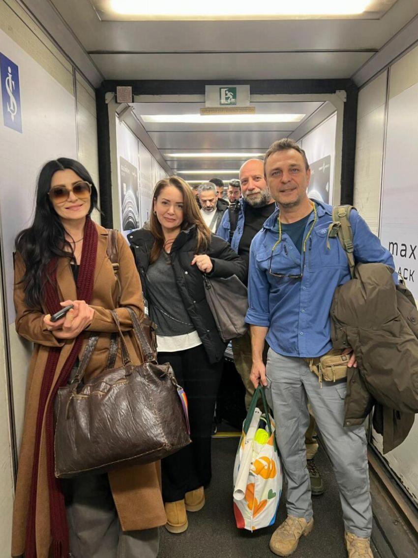 Hatay’da Anma Yürüyüşü ve Depremzede Sohbeti: Deniz Çakır’ın Duygusal Anları