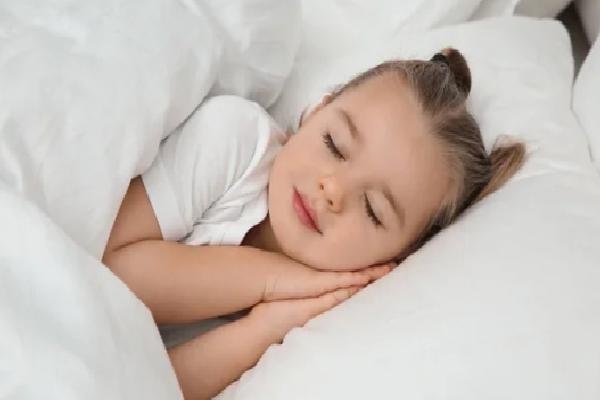 Kış Aylarında Çocukların Uyku Düzeni: Gecikmeden Büyümeye Doğru İyi Bir Plan