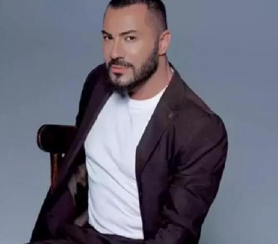 Rober Hatemo Sokaklara Taştı: Eminönü’nde Doğal Performansıyla Klip Çekimine Davet