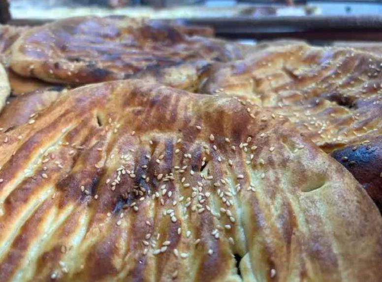 Van Çöreği: Ramazan ve Kahvaltı Sofralarının Vazgeçilmezi, Bol Tereyağlı Lezzet