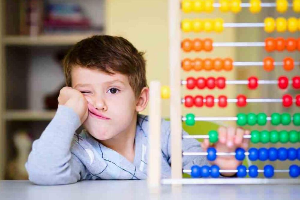 Az Oyuncak, Çok Oyun: Minimalist Ebeveynliğe Geçişin Çocuk Gelişimine Etkileri