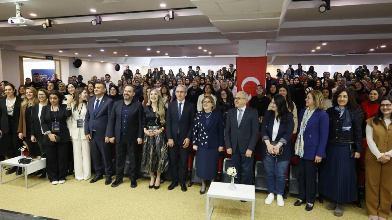 Geleceği İnşa Eden Kadınlar: GİBTÜ’de İlham Veren Anlar ve Liderlik Dolu Söyleşi