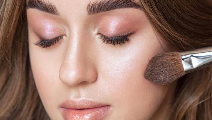 Pancar Suyu ve Doğal Arete: Dudak ve Yanak İçin Pratik Doğal Karışım