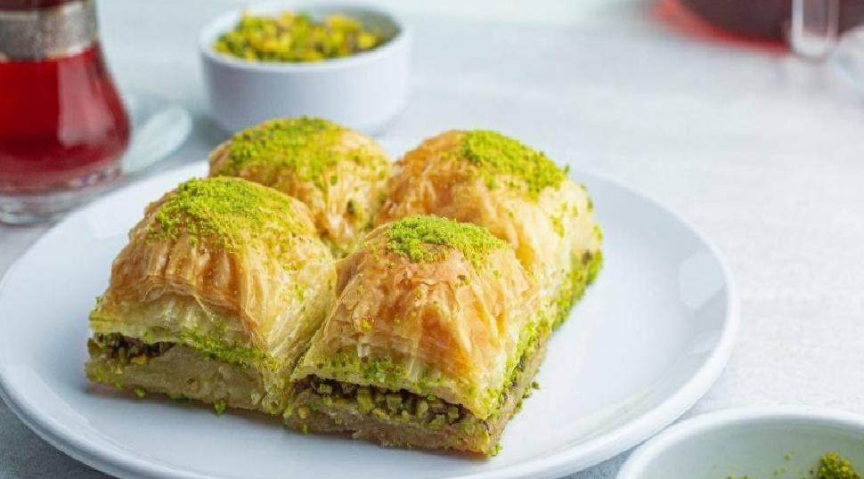 Ramazan Bayramı Sofralarının Vazgeçilmezi: Baklavanın Zararları ve Sağlıklı Tüketim Püf Noktaları