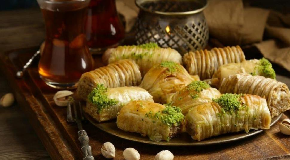 Ramazan Bayramı Sofralarının Vazgeçilmezi: Baklavanın Zararları ve Sağlıklı Tüketim Püf Noktaları