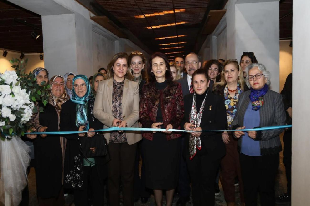 19. Yüzyılda Osmanlı Coğrafyasında Kadın: Yaşam, Güç ve Kültürel Zenginlikler