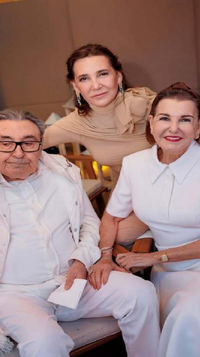 Aydın Doğan’ın 90. Yaşı Cannes’de Aile Kutlamasıyla Taçlandı