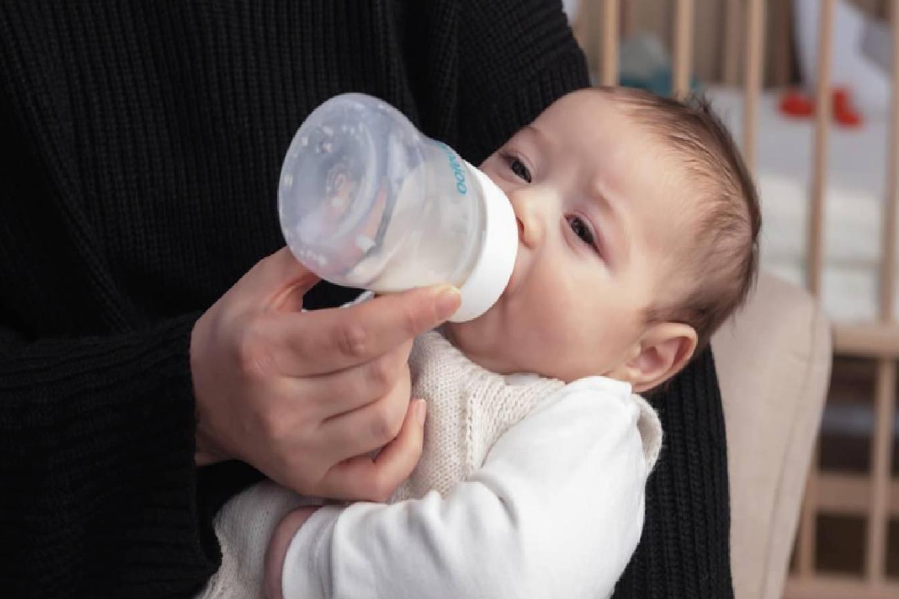 Bebek Beslenmesinde Biberon Seçimi: Sağlıklı Malzeme ve Model Rehberi