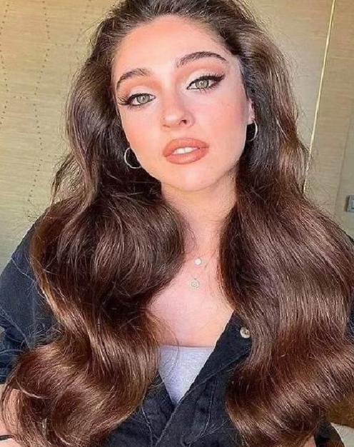 Cemre Baysel: Emek ve tevekkülün başarının sırrı olduğunu vurguluyor