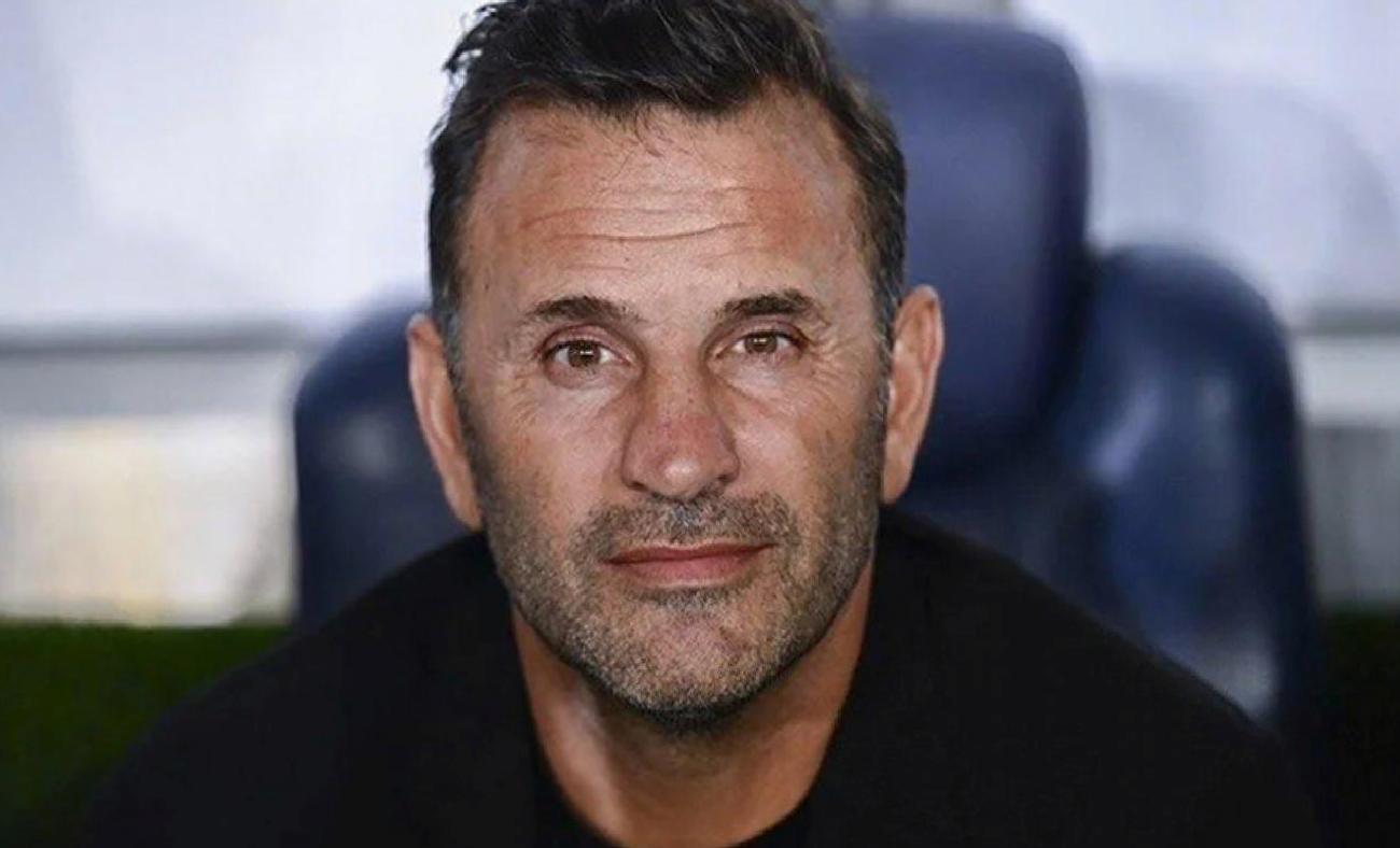 Okan Buruk Cenaze Töreninde Dua İçin Öğrencilerle Bir Araya Geldi