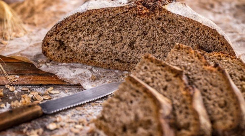 Tam Tahıllı Ekmekler: Çavdar mı, Tam Buğday mı? Sağlık İçin En Doğru Seçimler