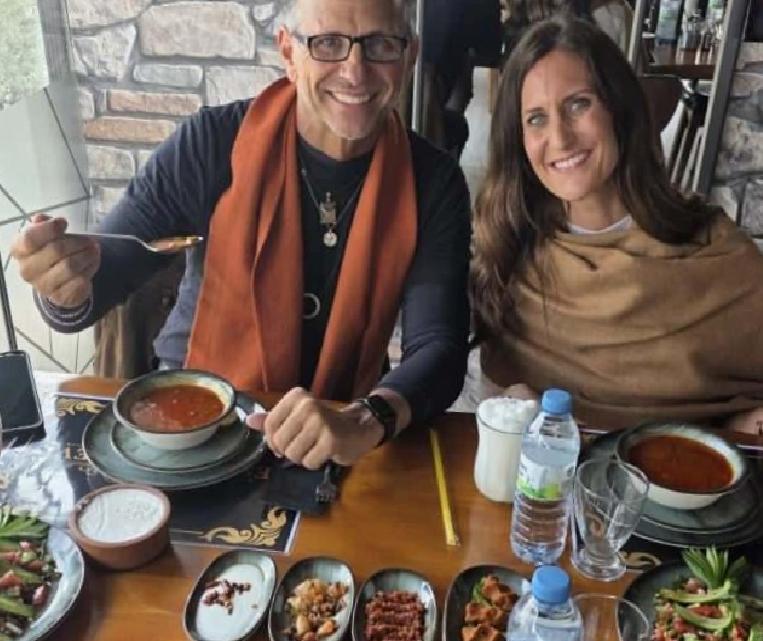 Travis Fox ve Michelle Fox'tan Eskil'de Sıradışı Bir Keşif: Tuz Gölü ve Bölge Kültürü Üzerine Bir Gezinti